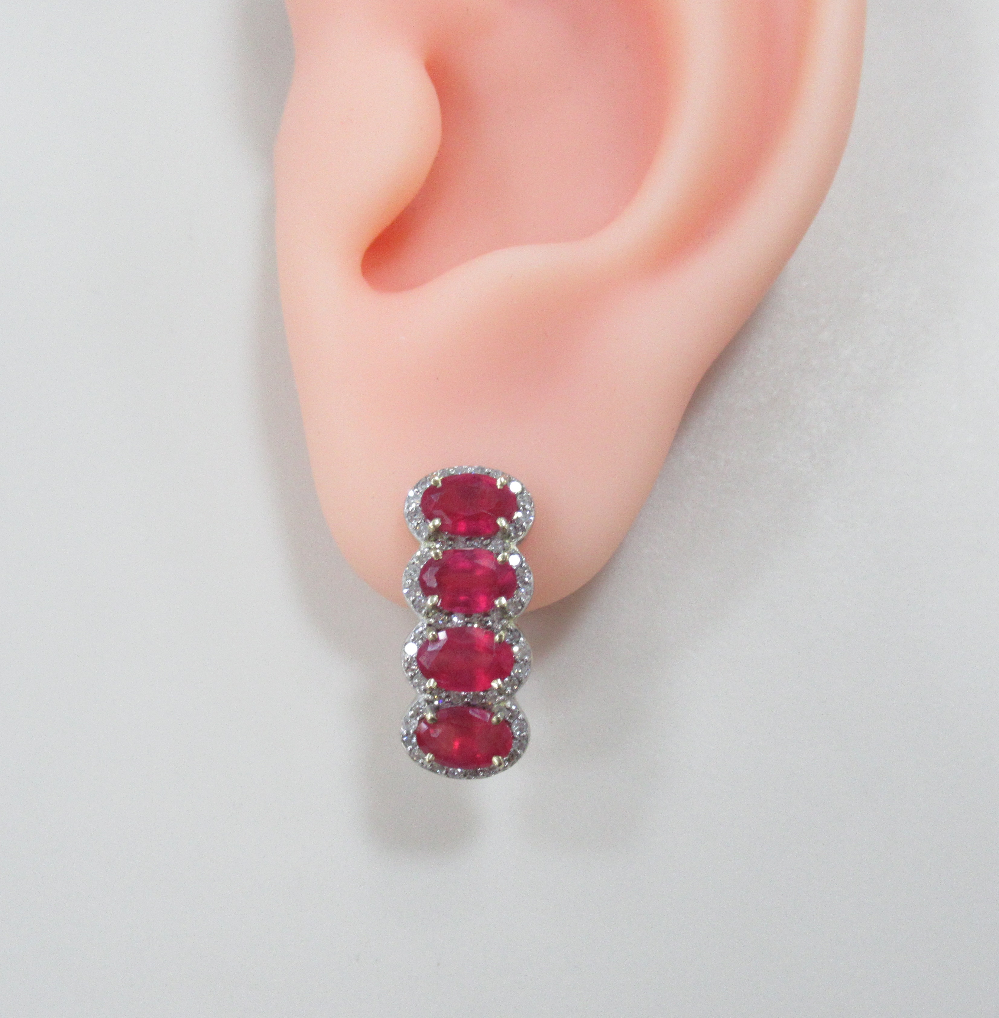 Серьги из желтого золота с рубинами